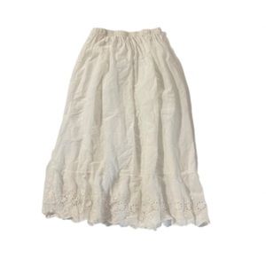 Eyelet flower skirt